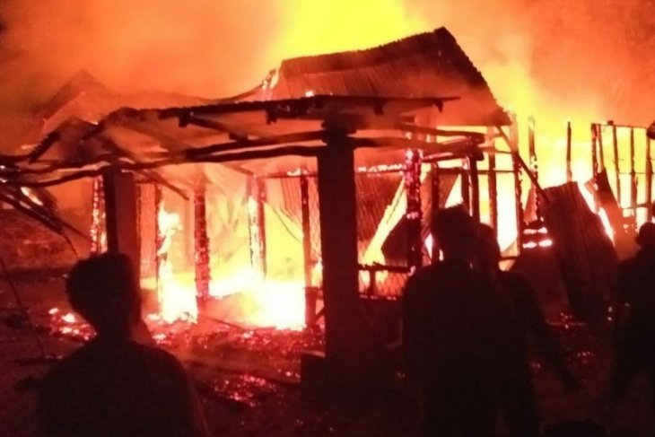 Nenek dan cucu di Simalungun tewas terbakar