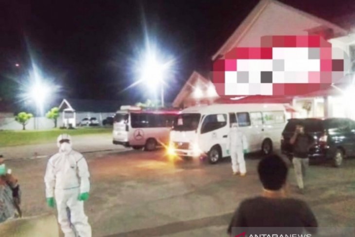 Tiga karyawan Indomaret dievakuasi ke RSUZA Banda Aceh dari Aceh Barat