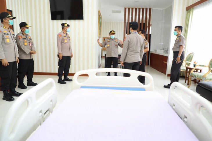 Kabaharkam Polri tinjau kesiapan RS Polri dan RS Mako Brimob tangani corona