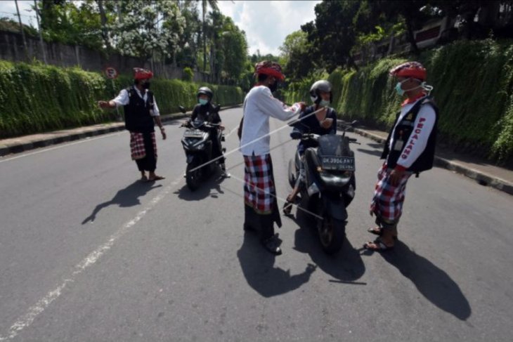 Imbauan tidak keluar rumah di Tabanan