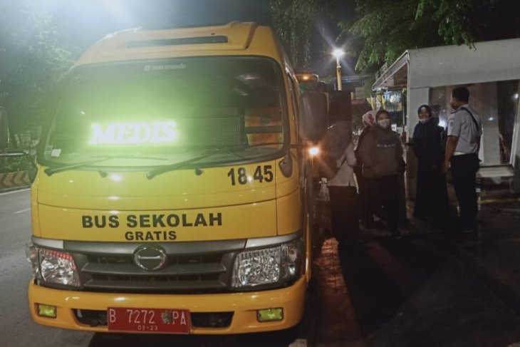 Pemprov DKI siagakan 50 bus antar-jemput tenaga medis COVID-19