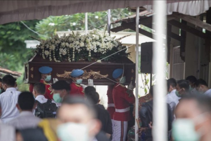 Pemakaman ibunda Jokowi
