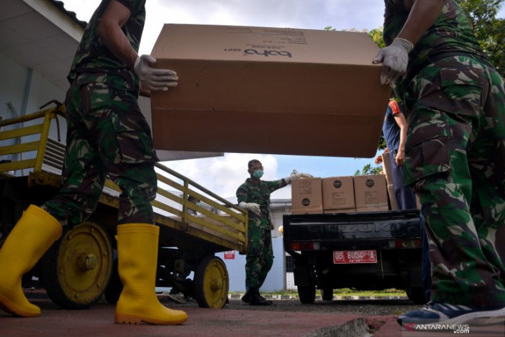 TNI distributes over 150,000 pieces of protective gear in provinces