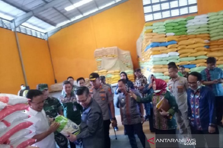 Harga gula pasir di Kendari tembus Rp20.000 per kilogram
