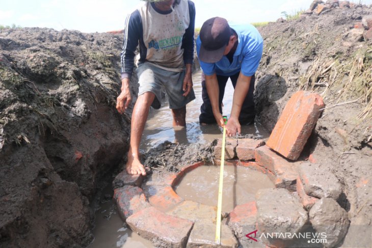 Penemuan sumur kuno di Jombang
