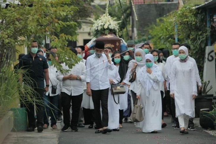 Jenazah ibunda Presiden Joko Widodo