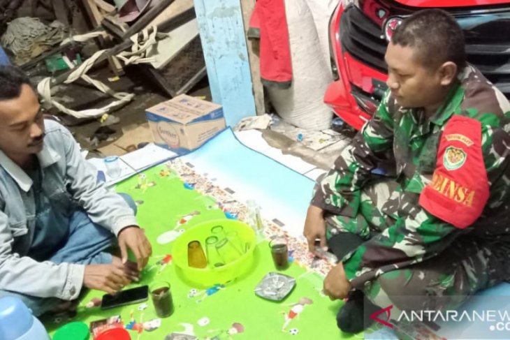 Babinsa Koramil Cikande terus sosialisasikan pencegahan virus COVID-19