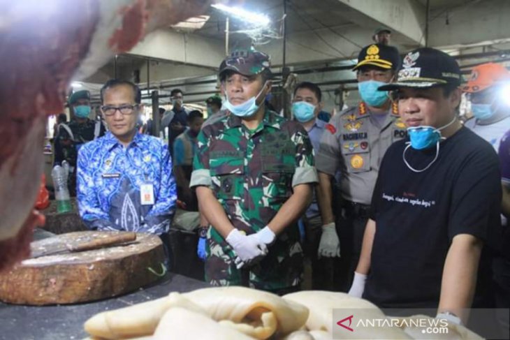 Wali Kota Banjarmasin: Stok ayam dan daging banyak