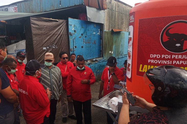 PDIP sebar tandon cuci tangan di sejumlah titik Manokwari