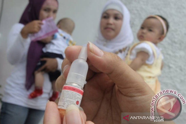 Polio vaccine in the immunization program in Indonesia. (ANTARA/Herry Murdy Hermawan)