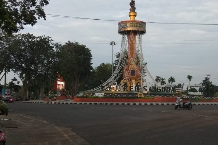 Satpol PP tongkrongi kawasan Tugu Keris cegah PKL dan keramaian