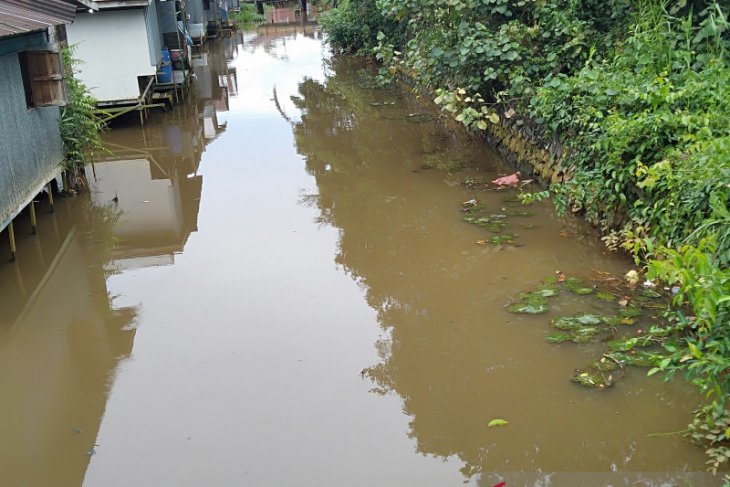 Environment Agency to scrutinize murky yellowish Martapura River water