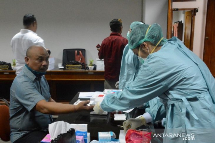 Anggota DPRD Bali jalani