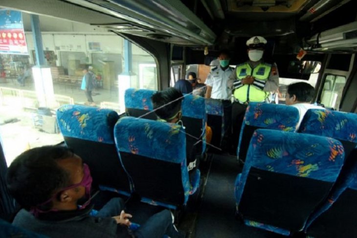 Penumpang angkutan travel Kerinci wajib pakai masker