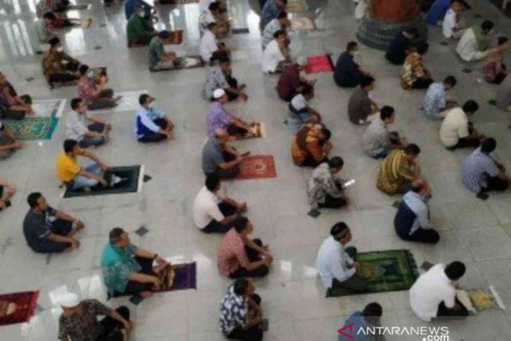 Tidak salat Jumat tiga kali, apakah tergolong kafir?