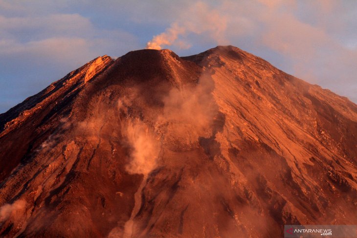 GUNUNG SEMERU