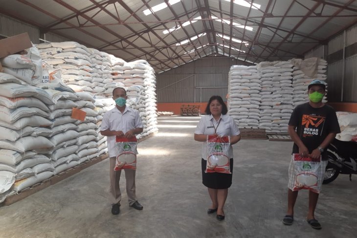 Dinsos Sitaro Pastikan Ketersediaan Beras Bulog Masih Cukup
