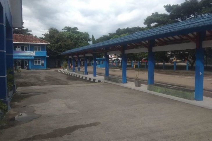 Terminal bus Rangkasbitung sepi penumpang akibat wabah corona
