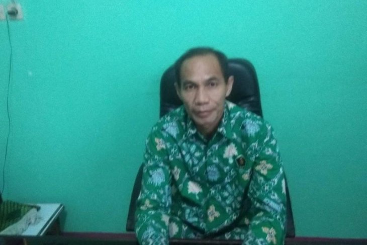 Gedung madrasah di Lebak disemprot disinfektan cegah COVID-19