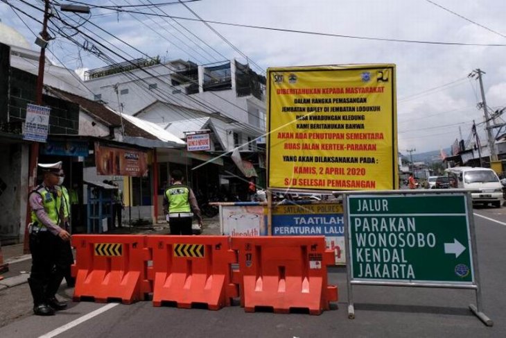 Penutupan jalan di Temanggung