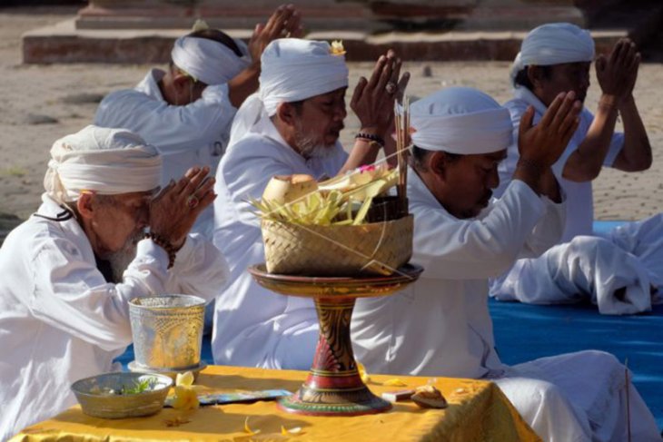 Persembahyangan untuk menghilangkan wabah COVID-19