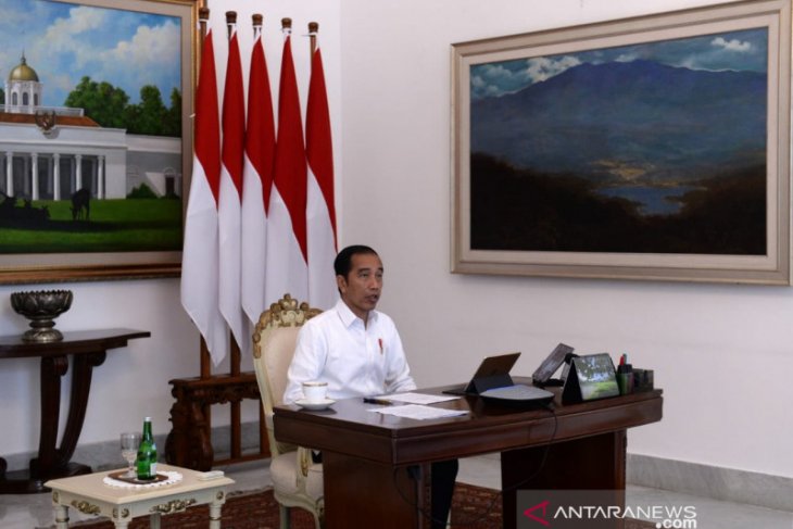 Jokowi: Semua anak di desa harus bisa belajar dengan penerangan baik