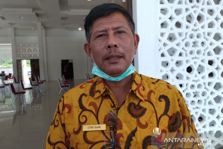 Bupati Kayong Utara imbau masyarakat laksanakan salat di rumah