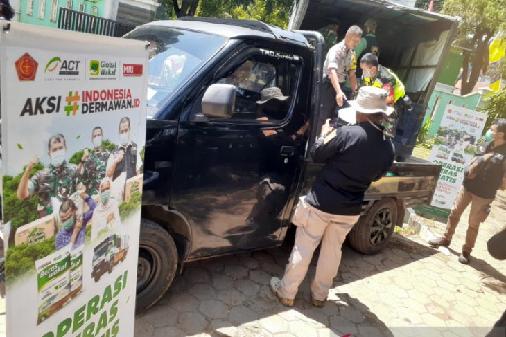 ACT bagikan 14 ton beras ke warga Bekasi