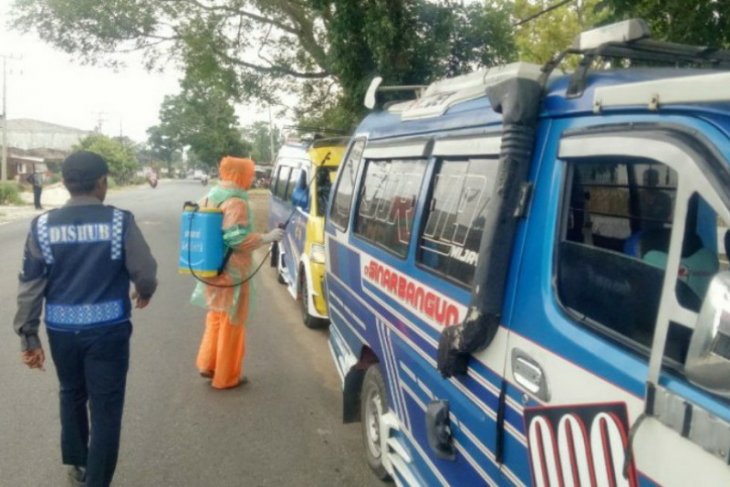 Dinas Perhubungan Simalungun sterilisasi kendaraan angkutan umum