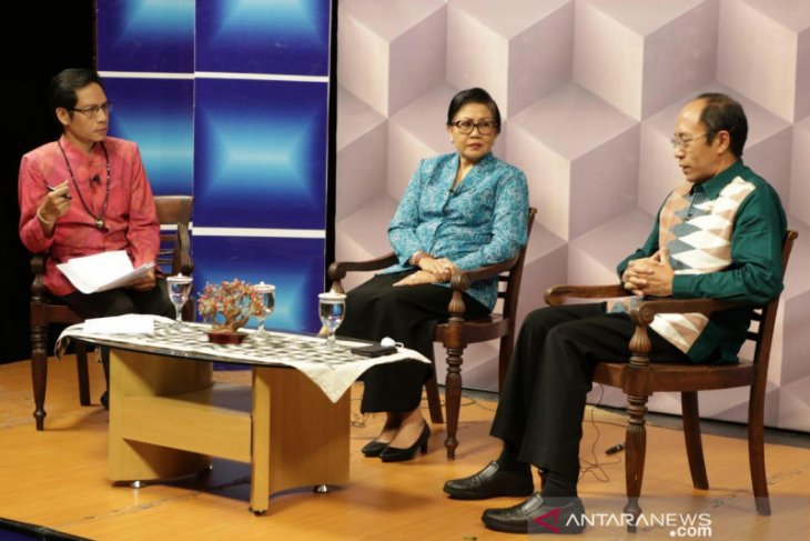 Putri Koster ajak perempuan Bali cerdas pilah informasi COVID-19