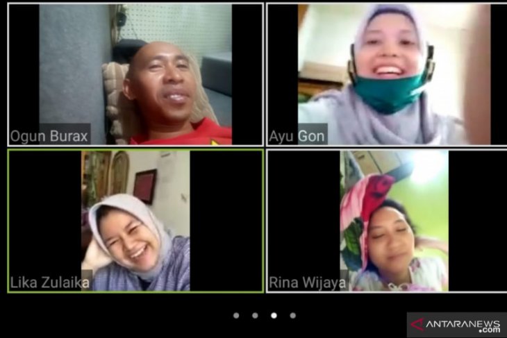 Physical Distancing, Pemuda Tapin video comference bahas lingkungan dan COVID-19