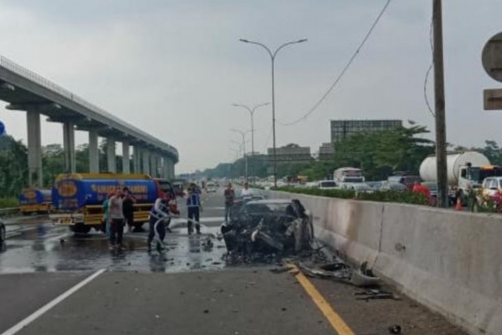 Jasa Marga: Mobil dikendarai Wakil Jaksa Agung Arminsyah alami kecelakaan tunggal