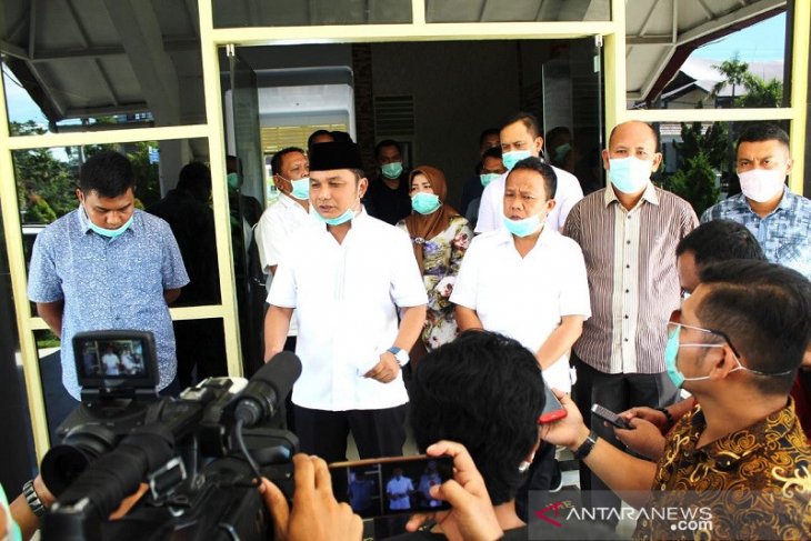 Bupati Tapteng imbau warganya yang kontak dengan PDP COVID-19 asal Padangsidimpuan segera melapor
