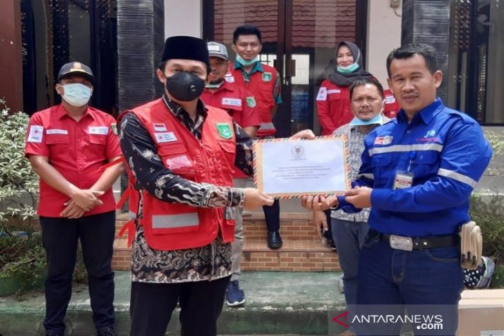 PMI Tanah Bumbu bantu APD tenaga medis tangani Covid 19