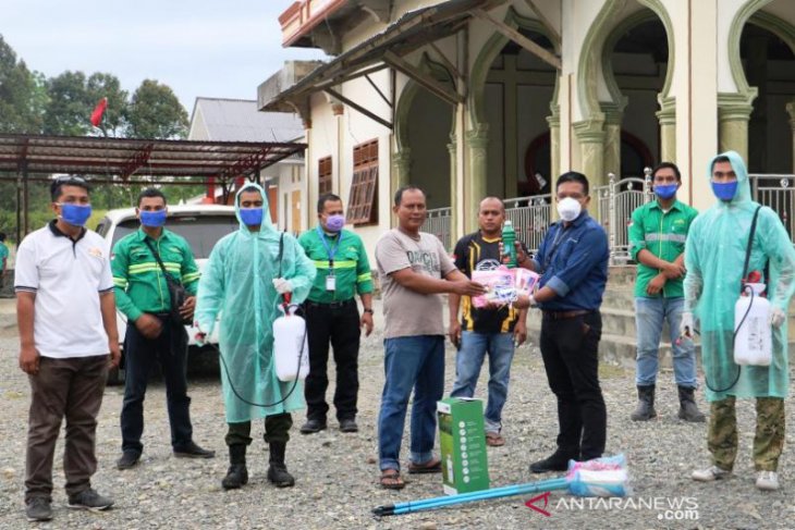 Mifa Bersaudara gandeng mahasiswa semprot disinfektan di masjid