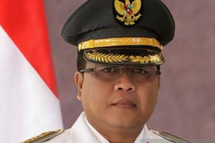 Bupati Aceh Barat sarankan warga tiadakan sementara budaya jabat tangan