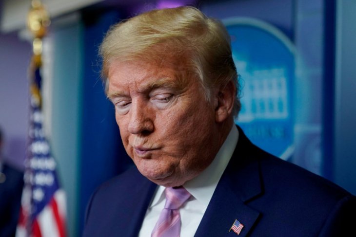 Trump suarakan harapan melandaikan lonjakan COVID-19