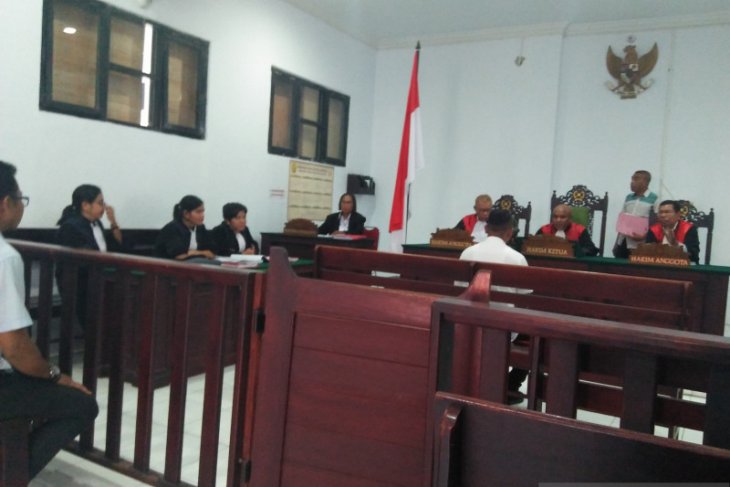 Tukang ojek berprofesi dukun dituntut delapan tahun penjara