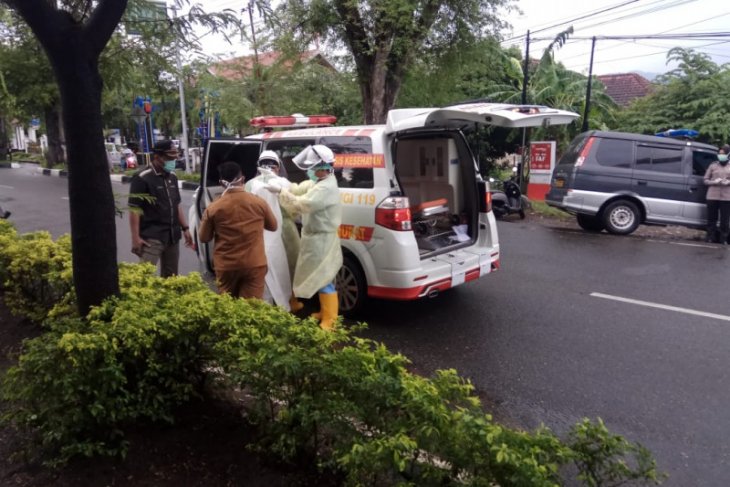 Pria paruh baya ditemukan meninggal dunia dalam mobil di Banda Aceh