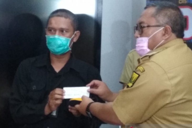 Warga Sukabumi diwajibkan memakai masker saat beraktivitas di luar rumah