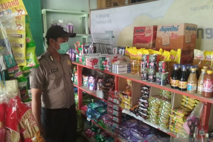 Polisi Bengkayang pantau harga bahan pokok di Samalantan