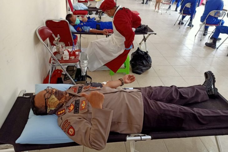 Polda Kalbar-PMI gelar donor darah dampak COVID-19