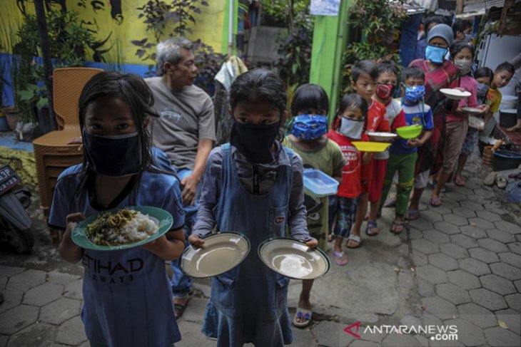 Makanan gratis bagi warga terdampak COVID-19 