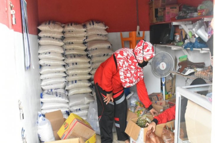 Tebing Tinggi salurkan bantuan PKH dan KKS