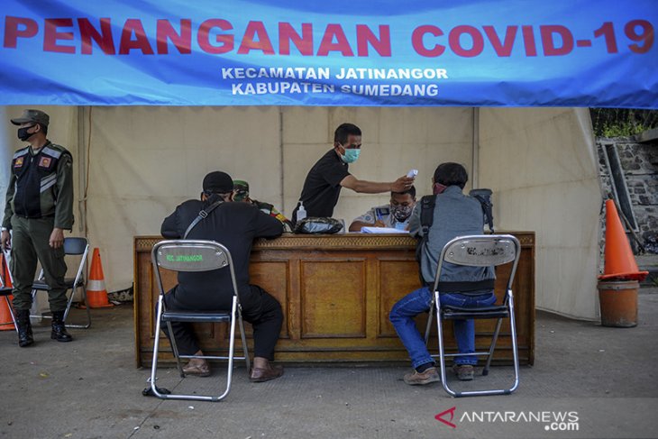 Pemeriksaan pemudik di perbatasan Bandung 