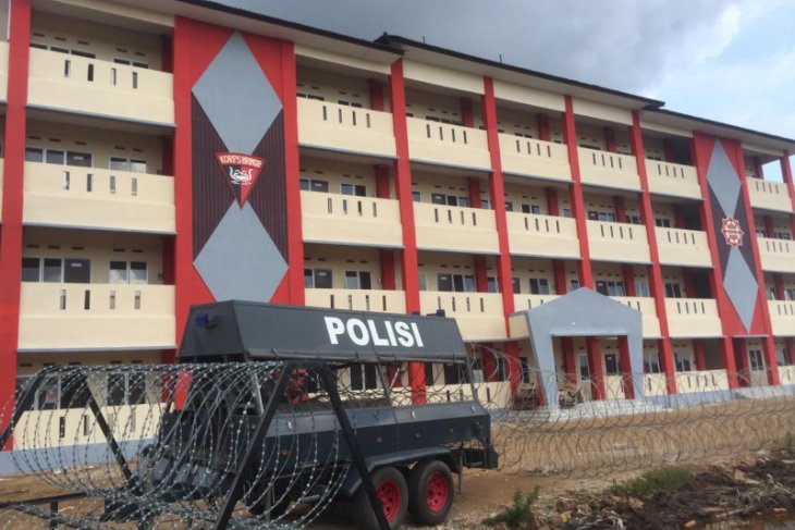 Polda Kalbar siapkan Flat Brimob untuk karantina corona