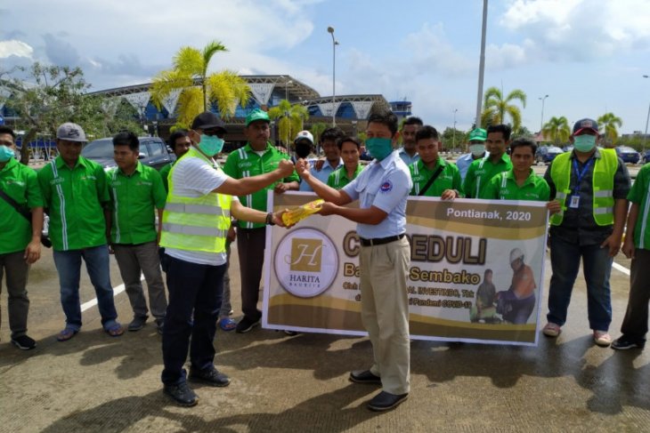 PT CMI bagikan 2.160 paket sembako untuk warga terdampak corona