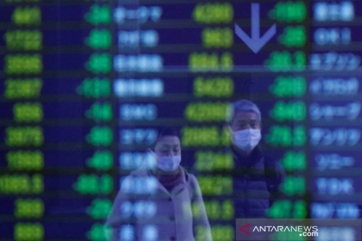 Saham Tokyo Kamis Pagi bervariasi, didukung Wall Street, ditekan penguatan yen