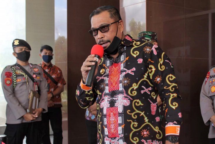 Gubernur Maluku berlakukan pembatasan sosial skala regional atasi COVID-19