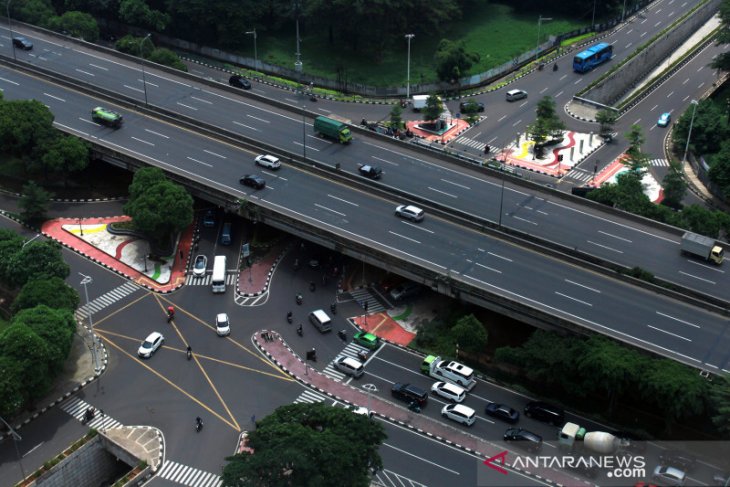 Hari ketiga PSBB, jalan-jalan utama Depok lengang